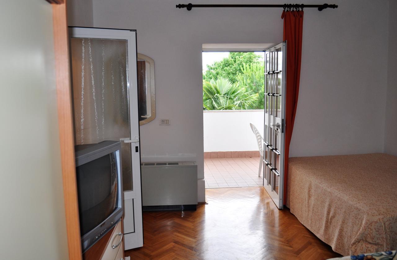 Bed and breakfast Tri Srca & 3*
