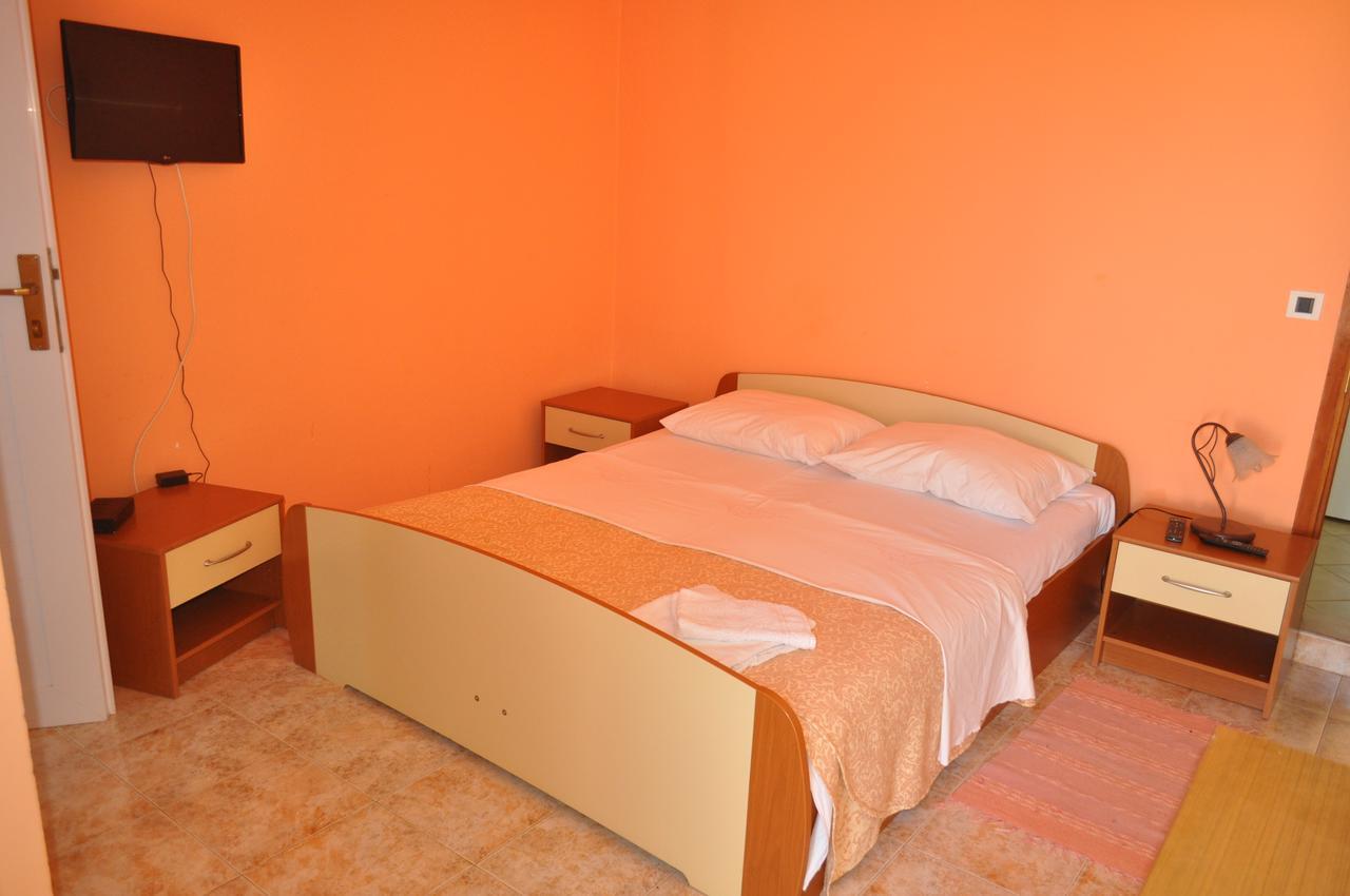 Nočitev z zajtrkom Tri Srca & 3*