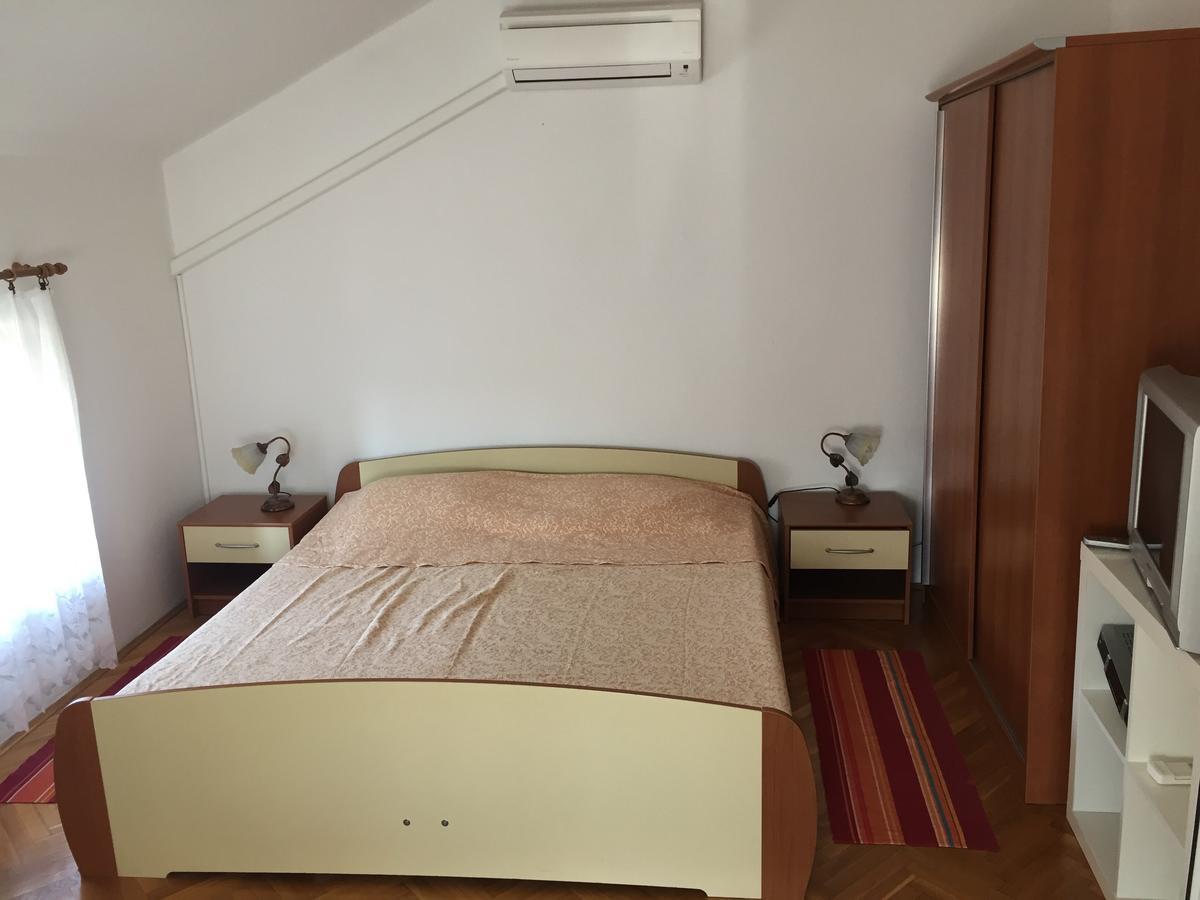 Bed and breakfast Tri Srca & 3*